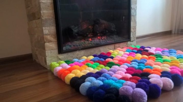 Χαλιά κατασκευασμένα από pom-poms