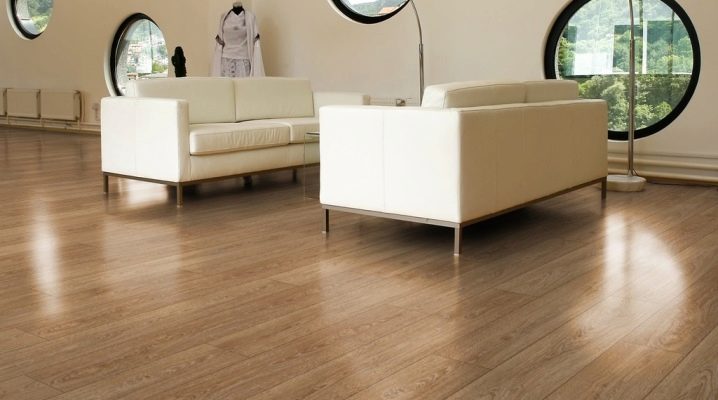 Laminate Kronostar: χαρακτηριστικά