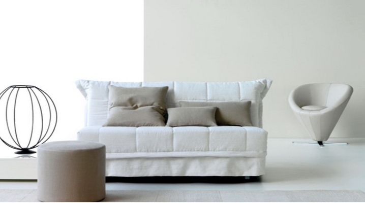 Lipat sofa tanpa lengan